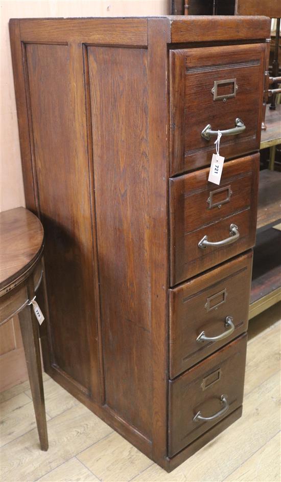 An oak four drawer filing cabinet W.37cm